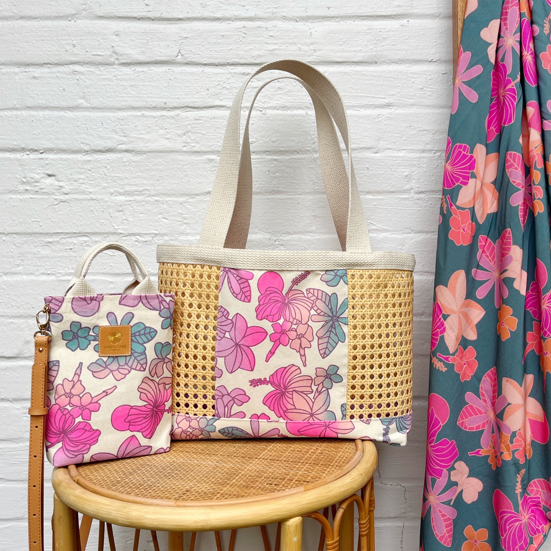 The Sidekick • Honey Girl Blooms • Pinkberry