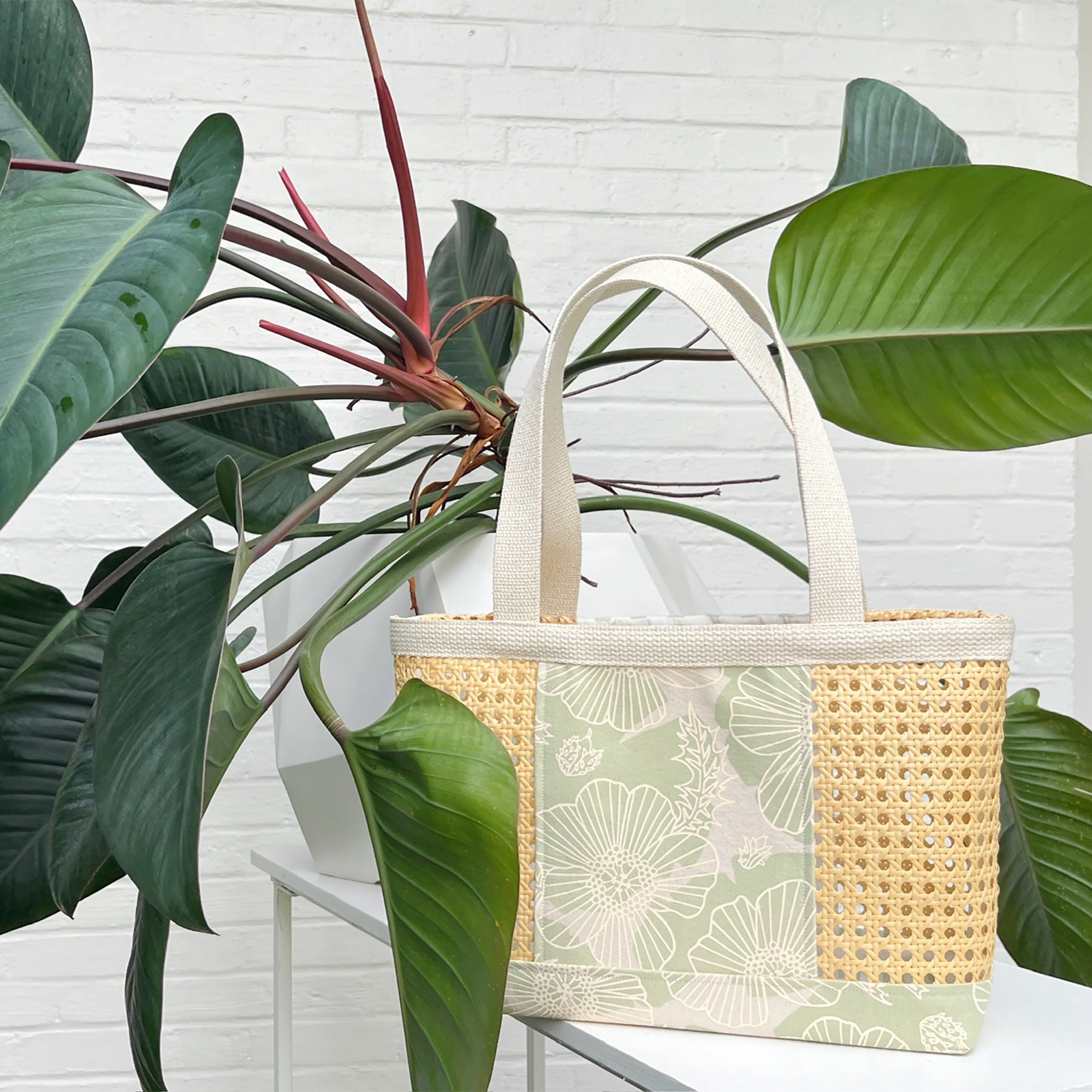 Peekaboo Tote • Pua Kala • Spring Sage + Cream